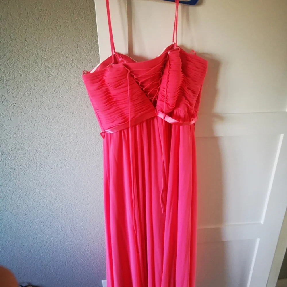 Dress - Picture 4 of 4